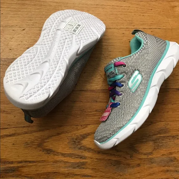 🎉 SALE🎉Skechers Relaxed Fit Sneaker