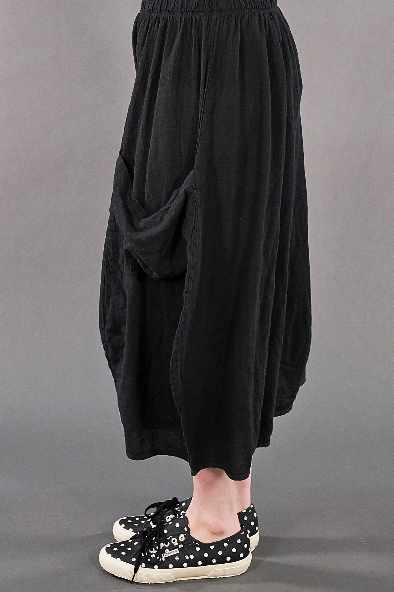 3242 Cropped Pocket Gauze Mojo Pant Black-U