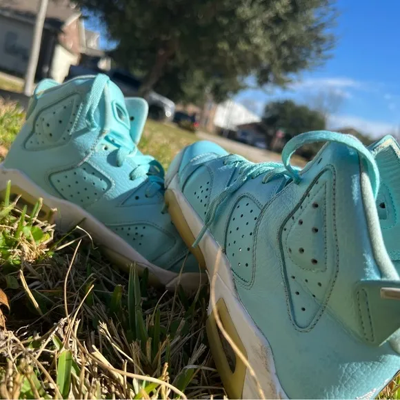AIR JORDAN 6 PANTONE (GG) SNEAKERS