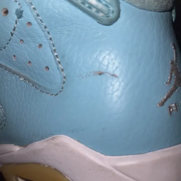 AIR JORDAN 6 PANTONE (GG) SNEAKERS