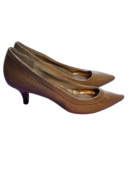 Bandolino B Flexible Beige Pumps