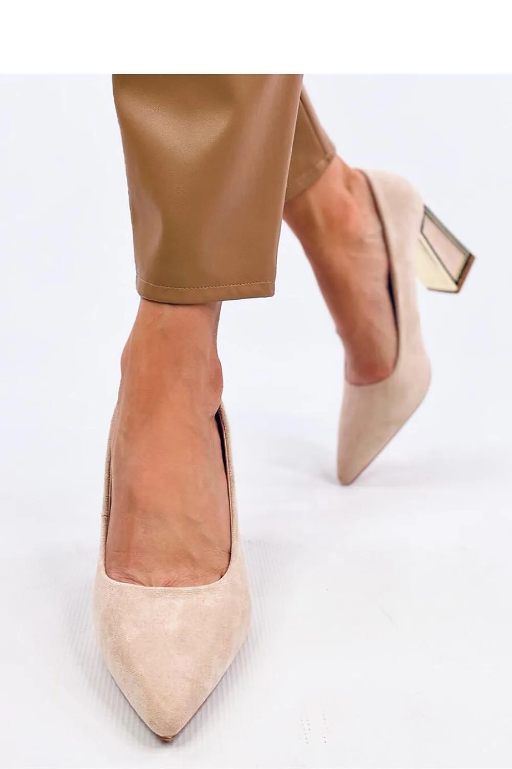 Block heel pumps