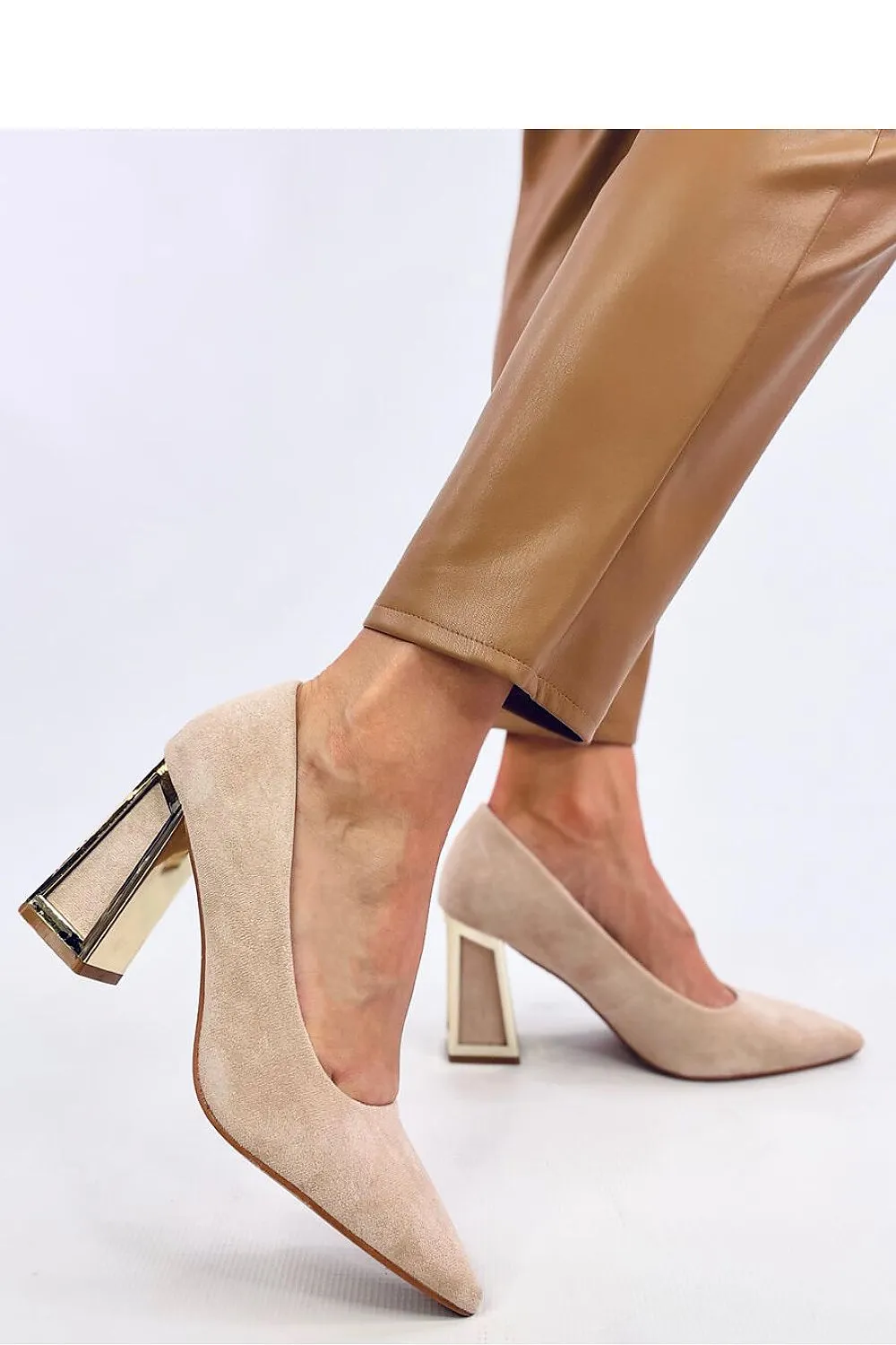 Block heel pumps