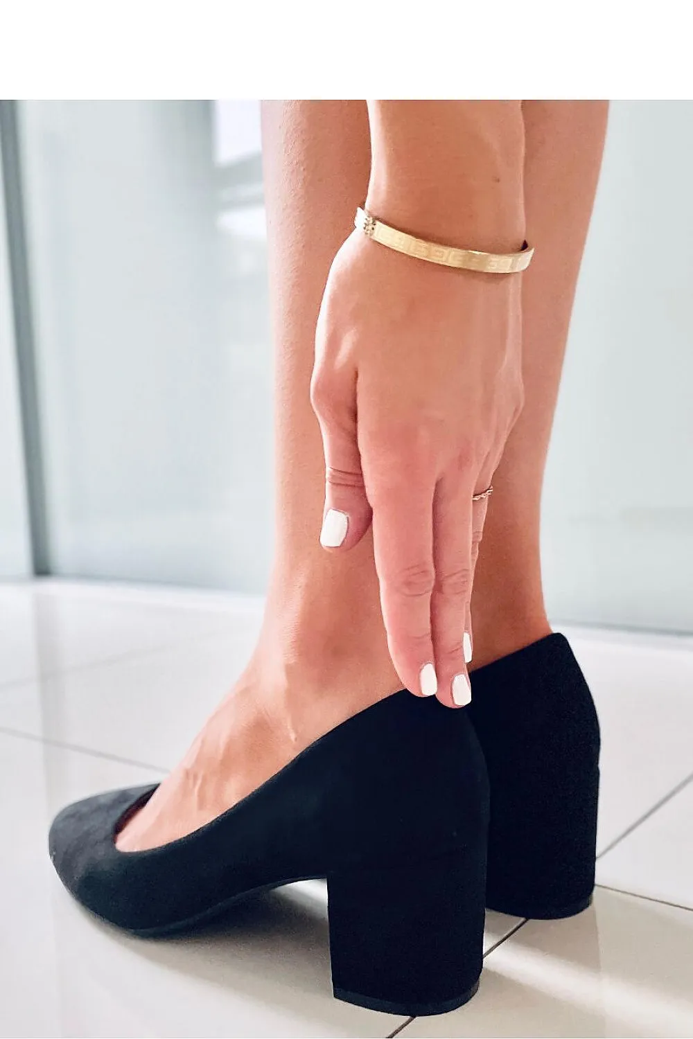 Block heel pumps