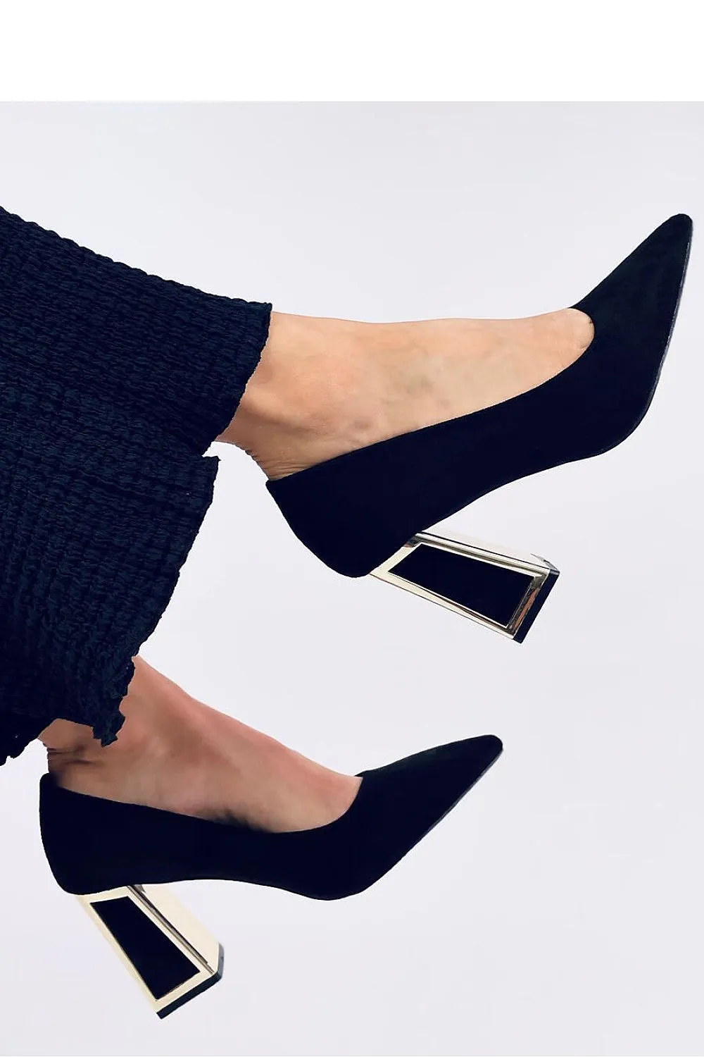 Block heel pumps