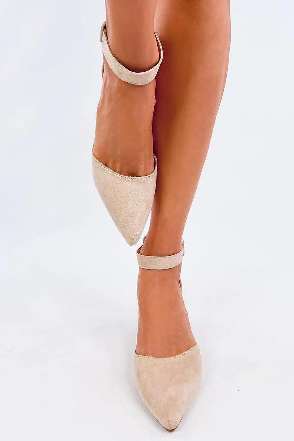 Block heel pumps