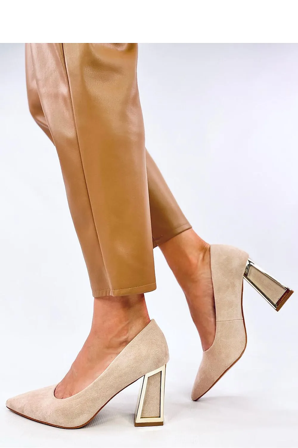 Block heel pumps