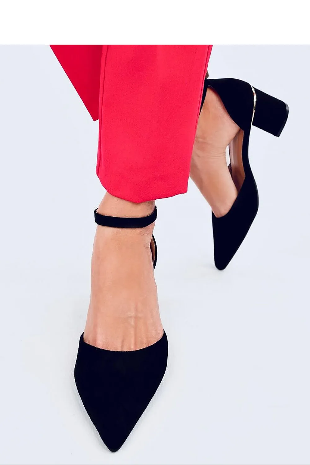 Block heel pumps