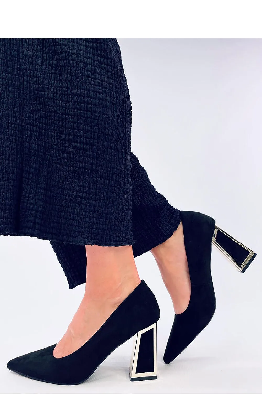 Block heel pumps