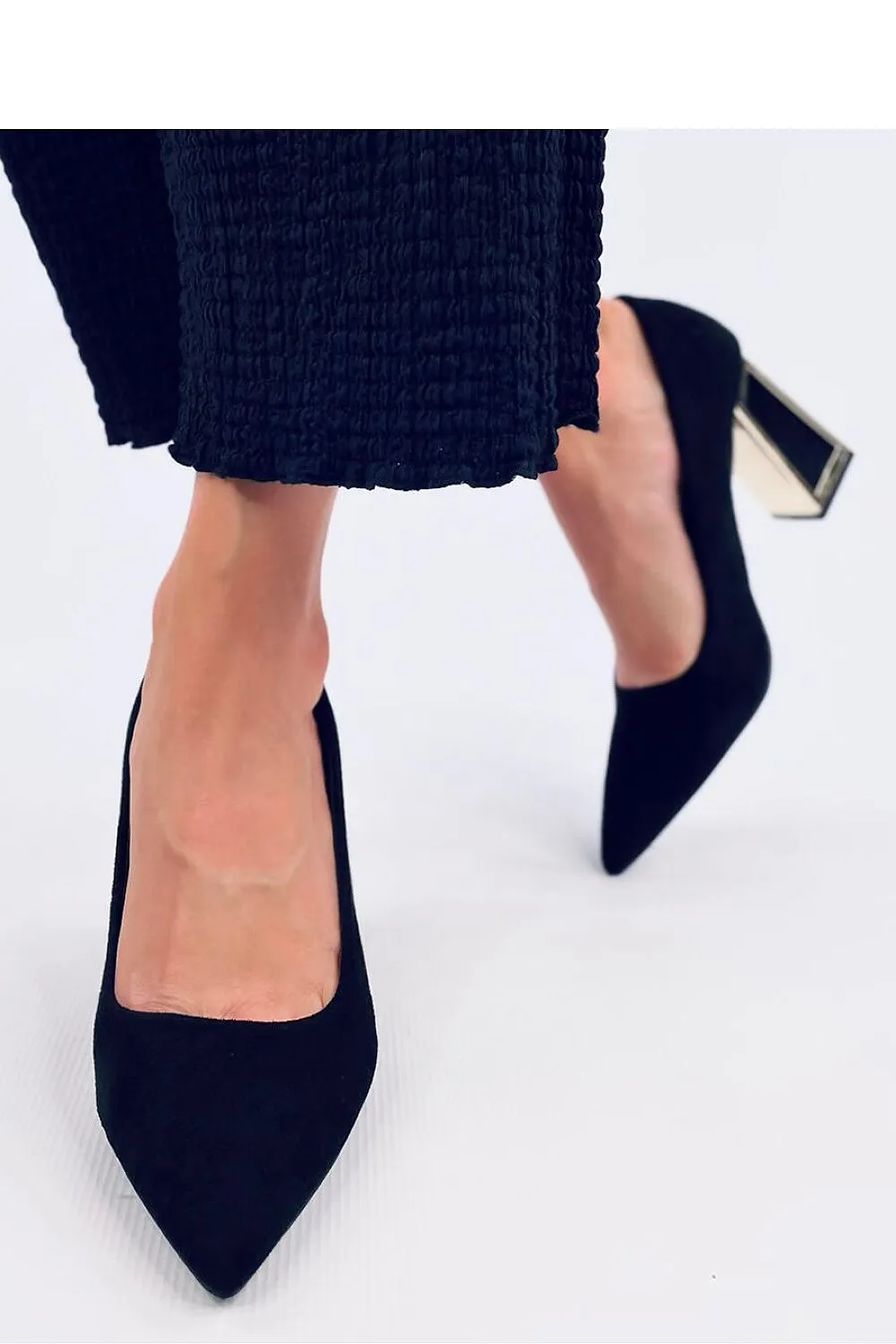 Block heel pumps