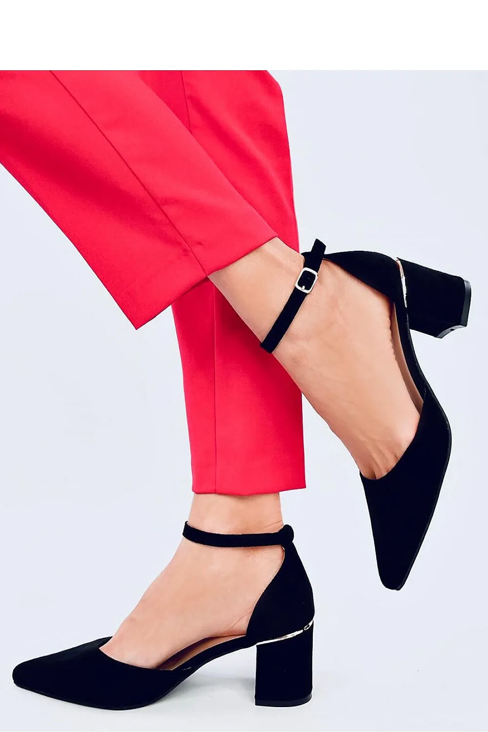Block heel pumps
