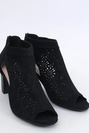 Block heel pumps
