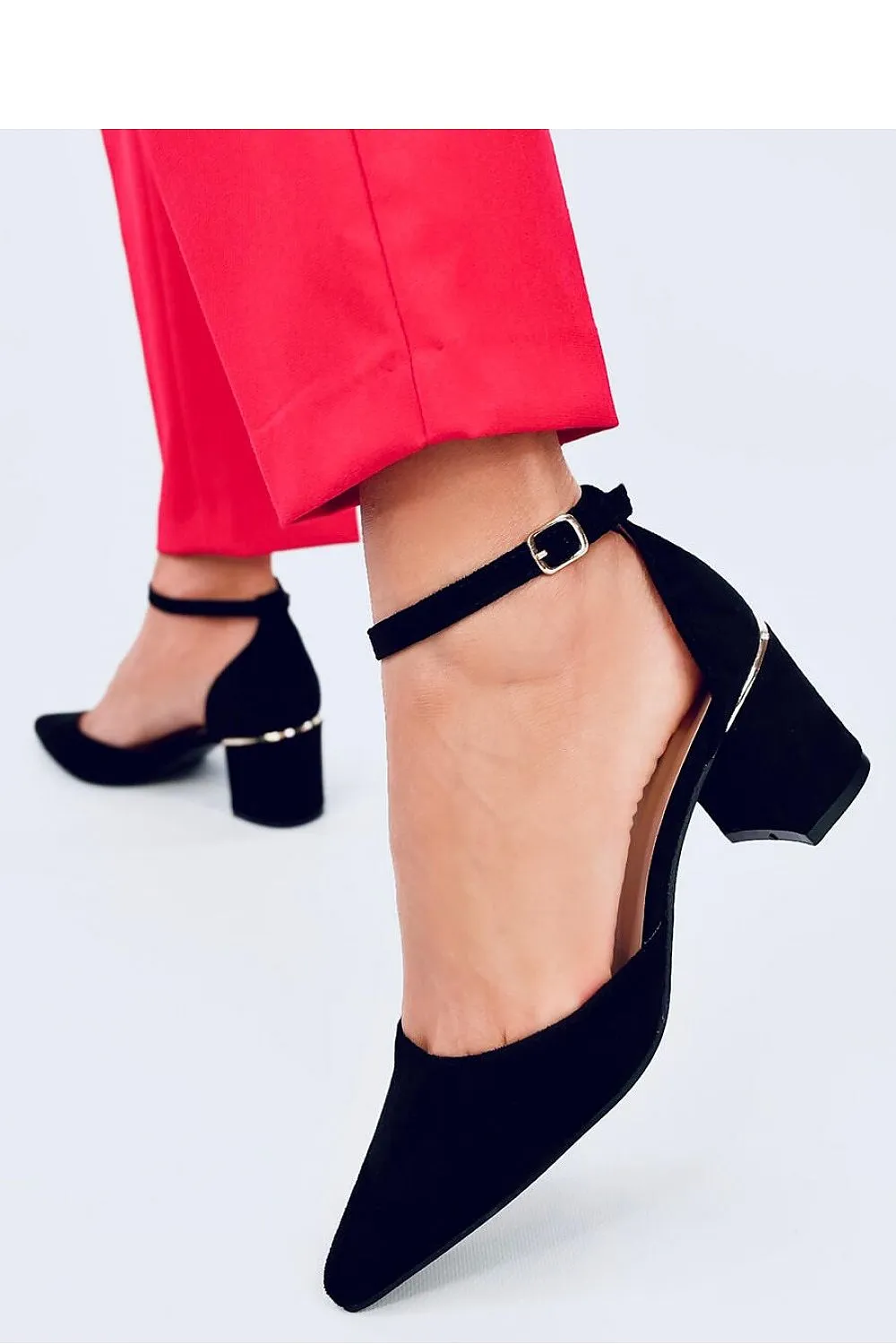 Block heel pumps