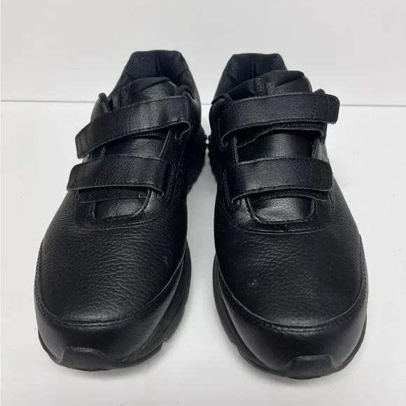 Brooks Men's Addiction Walker Black Leather Sneakers, Size 10 EE