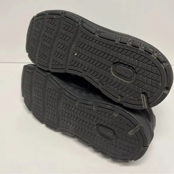 Brooks Men's Addiction Walker Black Leather Sneakers, Size 10 EE