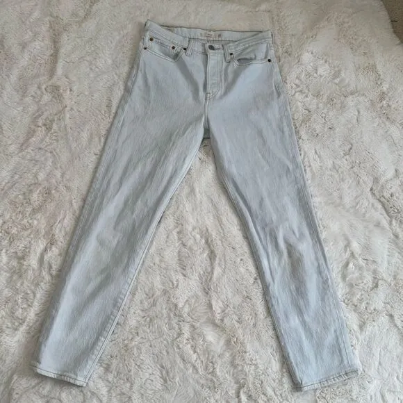 Levi’s light wash 27 wedgie pale blue/white ish jeans from Urban Outfitters