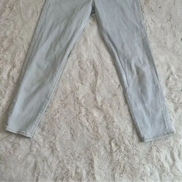 Levi’s light wash 27 wedgie pale blue/white ish jeans from Urban Outfitters