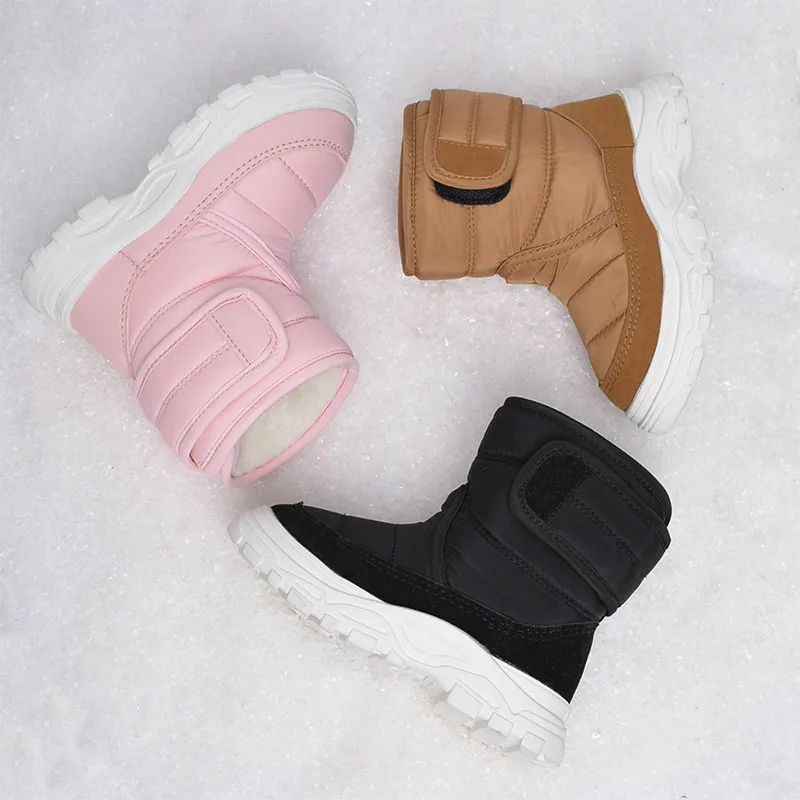 Lil' Steps™ | Anti-slip, warm winter shoes for children.