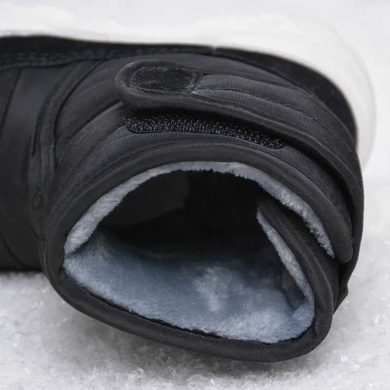 Lil' Steps™ | Anti-slip, warm winter shoes for children.