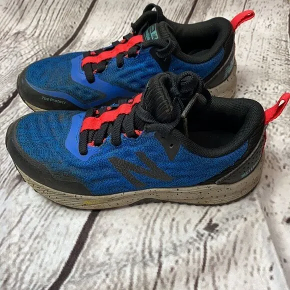 New Balance youth boys sneakers