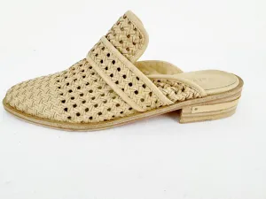 NEW Freida Salvador Woven Mule Size 10