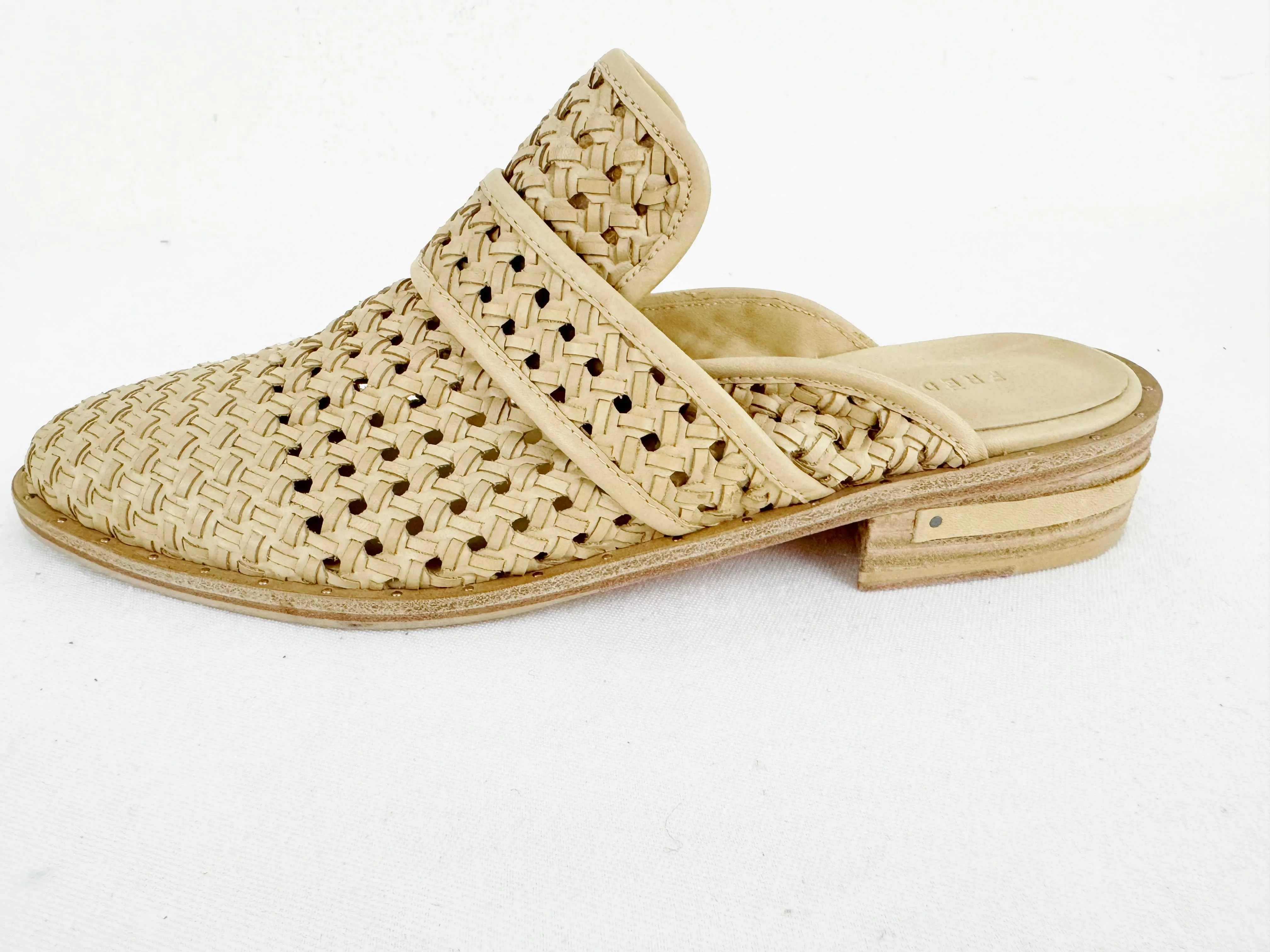 NEW Freida Salvador Woven Mule Size 10