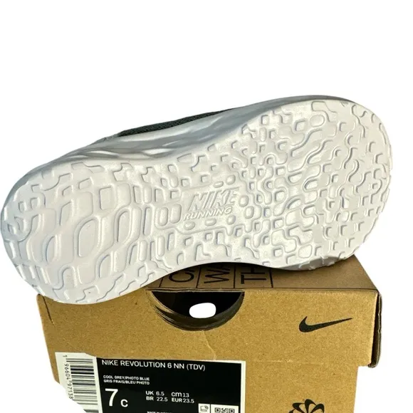 Nike Revolution6 Kids Sneakers size 7c