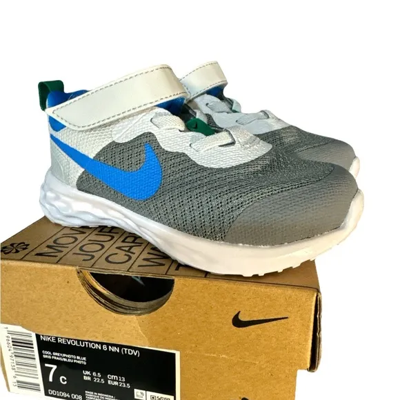 Nike Revolution6 Kids Sneakers size 7c