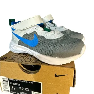 Nike Revolution6 Kids Sneakers size 7c