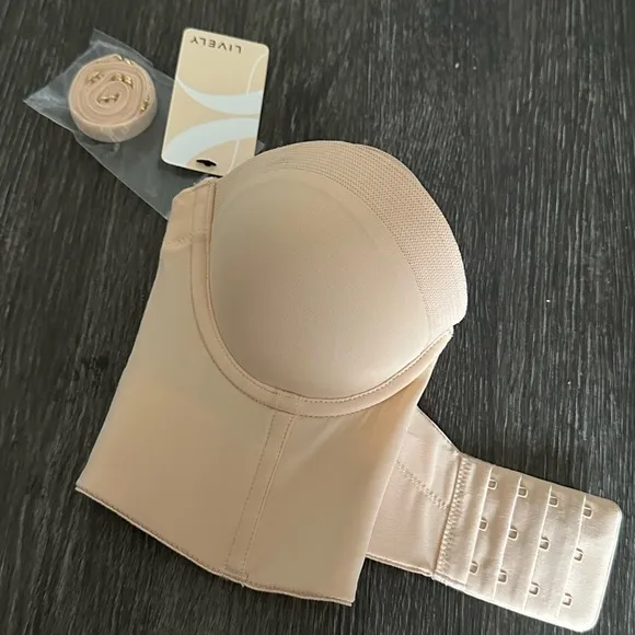 Nwt lively Low Back Strapless