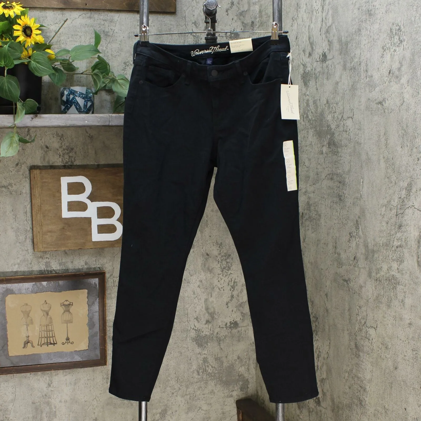 Universal Thread Women's Mid Rise Curvy Skinny Jeans
